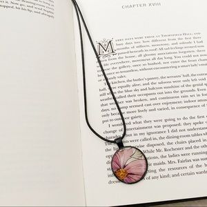 Beautiful Purple Floral Pendant • Necklace